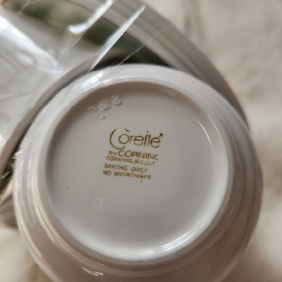 Vintage 1970s Corelle “Indian Summer” Tea Cups & Plates – Set of 8 - Picture 6 of 7